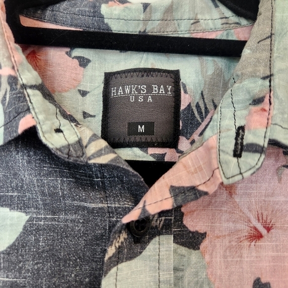 Hawk's Bay Floral Vacation Button up - Picture 4 of 7